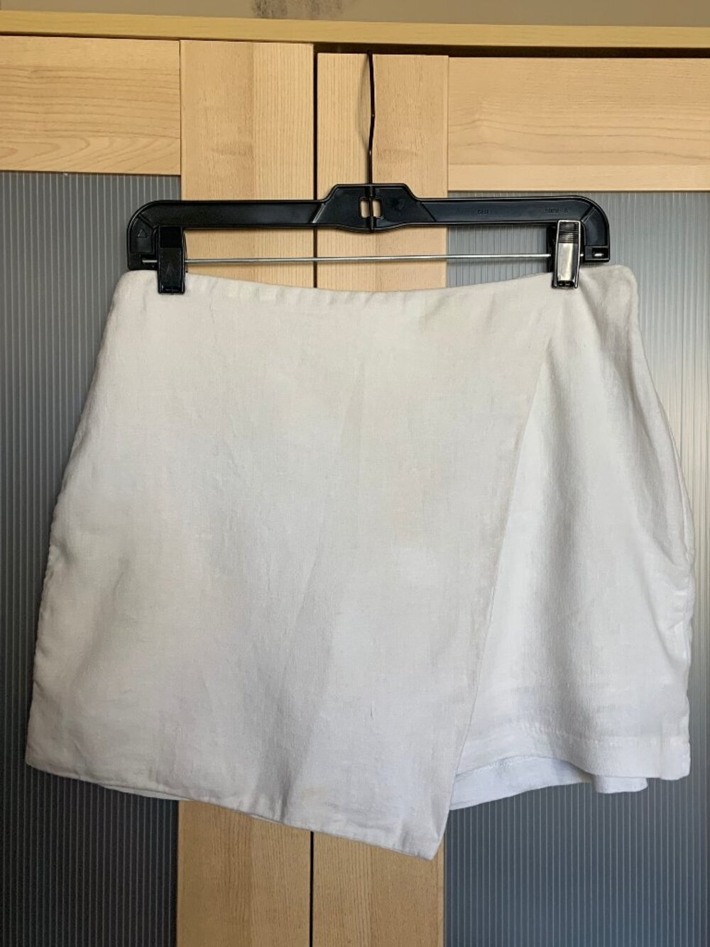 Abercrombie & Fitch Scarlett Linen-Blend Mini Wrap Skort